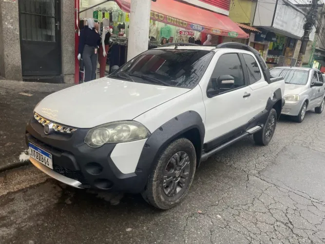 Fiat Strada Adventure1.8/ 1.8 Locker Flex CD 2011