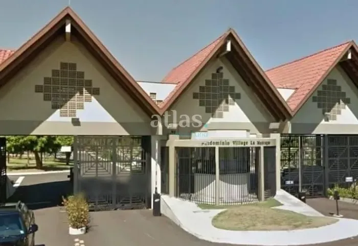 Casa de Alto Padrão à Venda no Condomínio Village La Montagne (ao lado do Shopping Iguatem