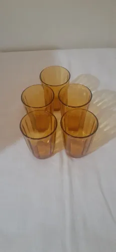 Cinco copos de dose na cor âmbar (125ml)