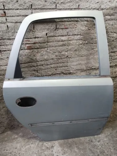 Porta Meriva Lado direito (traseira 300) (dianteira 400) Nunca Mexida ORIGINAIS