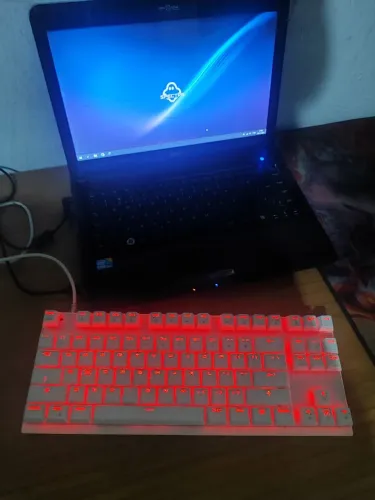 Nootebook i5 8gb ddr3 75hz 