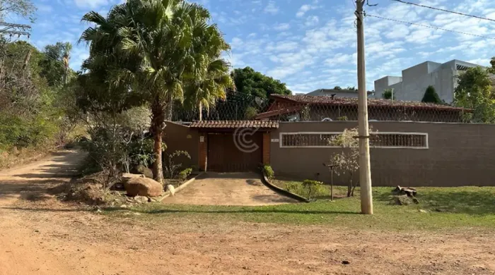 Chácara à venda em Campinas, Recanto dos Dourados, com 3 quartos, com 180 m²