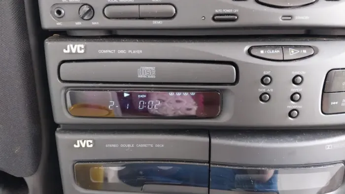 mini system jvc perfeito