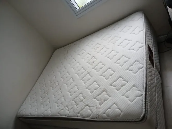 Colchão Queen Molas Ensacadas Cashemere com Pillowtop