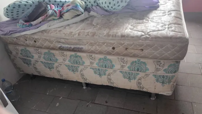 Cama e colchão box CASAL
