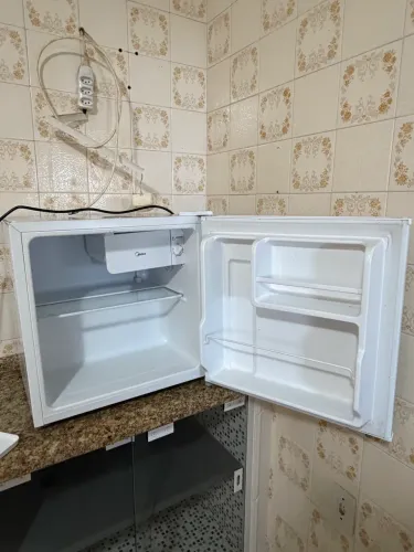Frigobar Midea