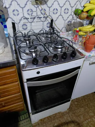 Fogão Brastemp usado.