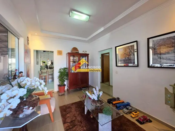 Casa à venda, 3 quartos, 1 suíte, 4 vagas, Belvedere - Divinópolis/MG