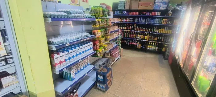 Mercado à venda em Ferraz de Vasconcelos, preço 500 mil, faturamento médio mensal 165 mil.