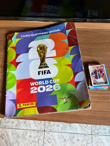 Alguém tem figurinhas pra ttrocar