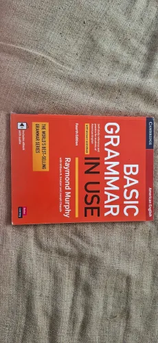 BASIC GRAMMAR IN USE 