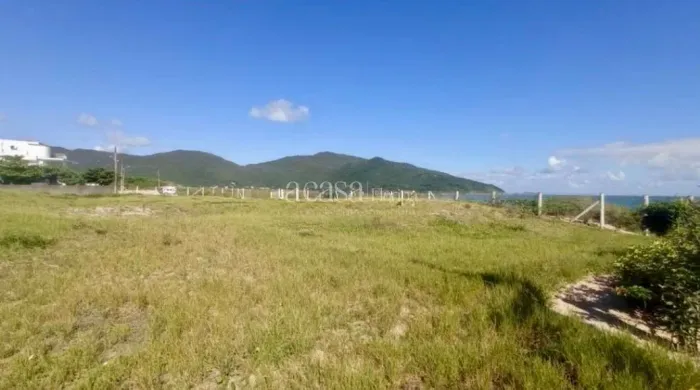 Terreno pé na areia da praia dos Açores