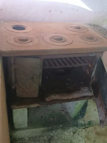 Fogão a lenha antigo 