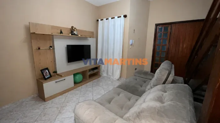 Casa duplex em condomínio, com 2 quartos à venda na Ogiva à 800 metros da Praia do Peró, e