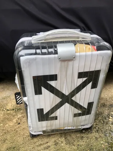 Mala Rimowa transparente