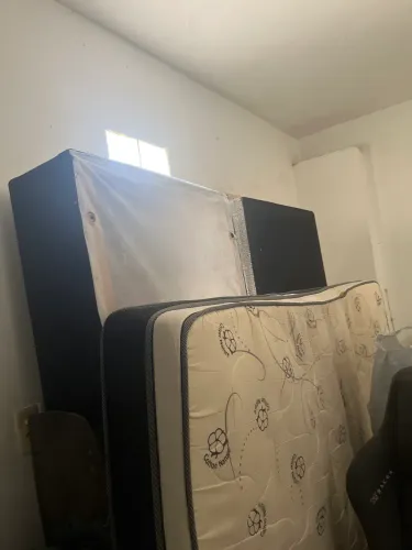 Cama de casal usada mas super conservada