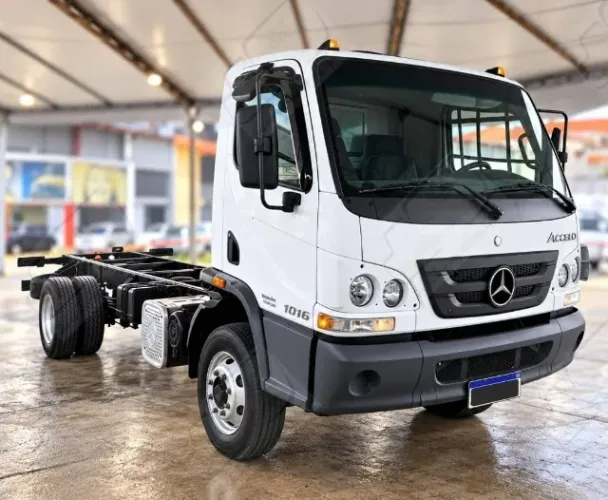 MB Accelo 1016 4x2 - 2021 (Baixa Km)