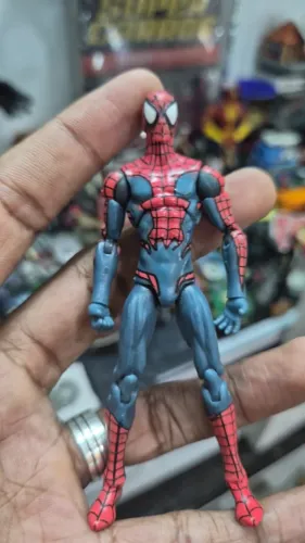 Boneco Homem-Aranha MARVEL LEGENDS 10 cm