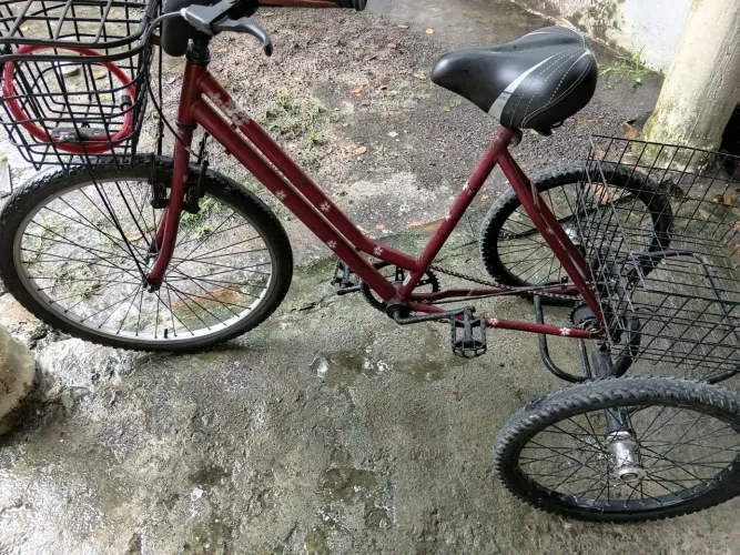 Vendo um triciclo 