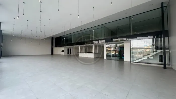 Excelente oportunidade para empresas que buscam visibilidade, Ponto comercial no Coroado