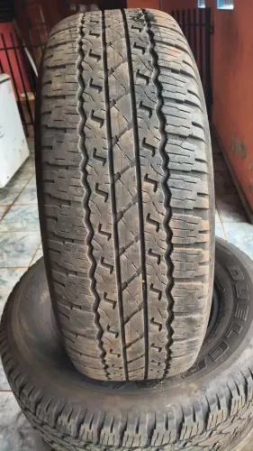 Pneus 265/65R17 BRIDGESTONE R$ 120,00 cada