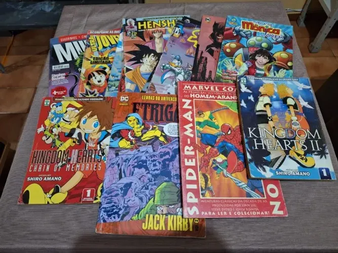 Lote de quadrinhos e revista manga heróis