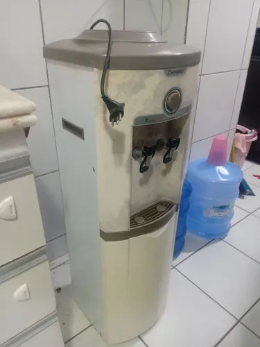 Gelágua Esmaltec 