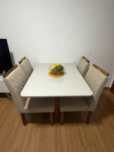 Mesa de Jantar 1,20 x 0,90 m com 4 Cadeiras - Pés em Madeira Maciça - Excelente Estado