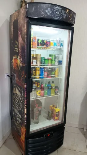 Cervejeira expositora porta de vidro