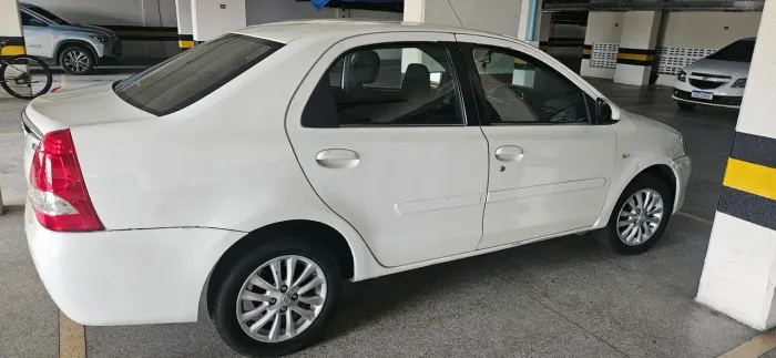 Toyota Etios XLS Sedan 1.5 Flex 16V 4P Mec. 2014