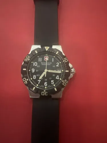Relógio Victorinox Swiss Army Summit XLT com pulseira de borracha preta