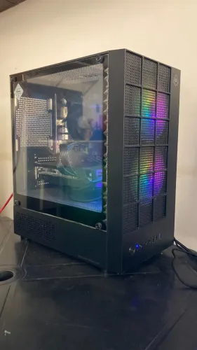 PC COMPLETO RYZEN 5 5600T 16GB SSD NVME M.2 500GB RX 580 8GB + TELA 21.5 100HZ 1MS