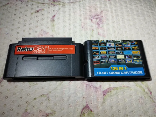 RetroGen Adaptador de Mega Drive para SNES + 1 Cartucho Multijogos