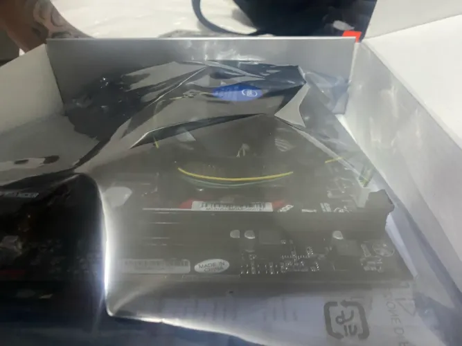 Placa mãe H510M e Processador i5-10400F