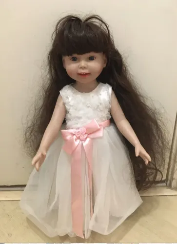 Boneca importada tipo american girl com peruca