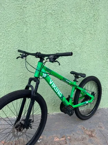 Vendo bike semi nova aro 26 viking tuff 30