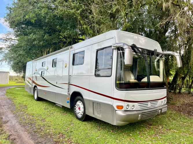 Motorhome diferenciado, espetáculo ano 2000