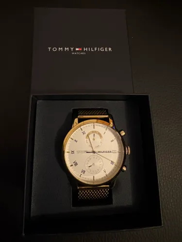 Relógio dourado tommy Hilfiger 
