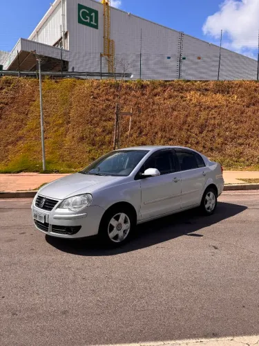 Volkswagen Polo Sedan 1.6 MI Total Flex 8V 4P 2011