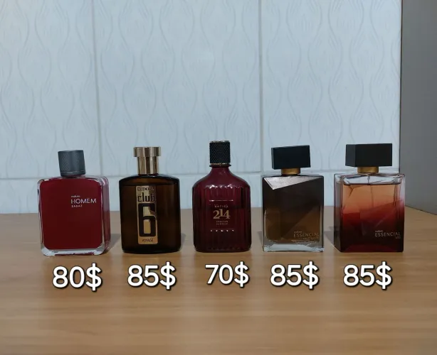 Perfumes macerados com desempenho superior ao comum. Mais fixação, mais presença.