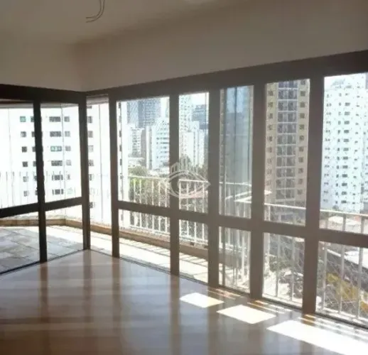 Apartamento à venda na Rua Gaivota, Moema, São Paulo