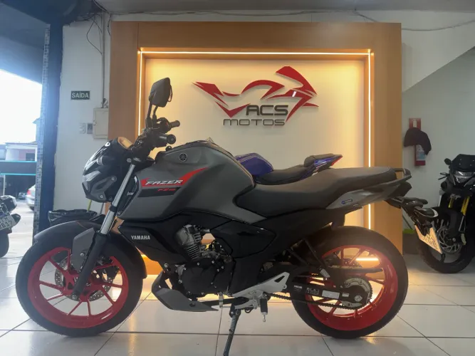 YAMAHA FZ-15 ÚNICO DONO IMPECÁVEL