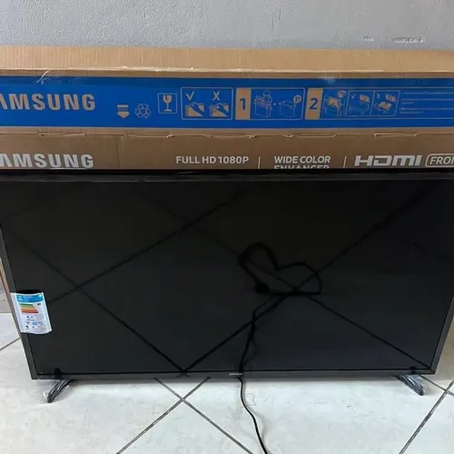 Tv Samsung 42 polegadas, nova. Acompanha nota fiscal