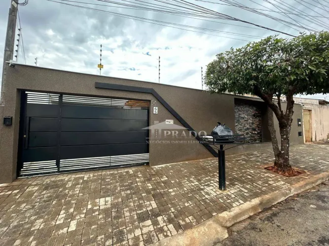 Casa com 2 dormitórios à venda, 170 m² por R$ 650.000,00 - Vila Romana - Ibiporã/PR