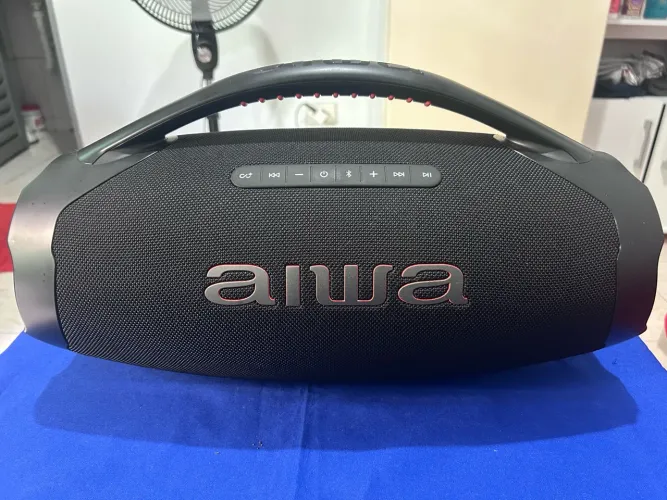 Vendo Boombox AIWA com poucos dias de uso