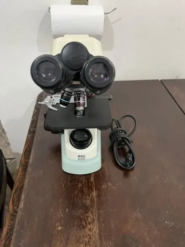Microscópio Nikon Eclipse E100 (Óptica Infinita) REVISADO e GARANTIA