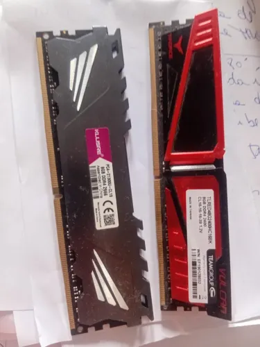2X 8GB Memória RAM DDR4