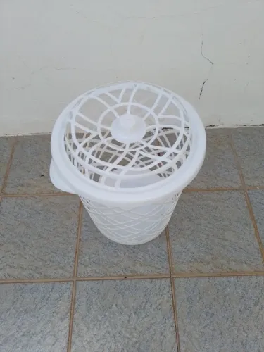 Cesto de roupa pequeno