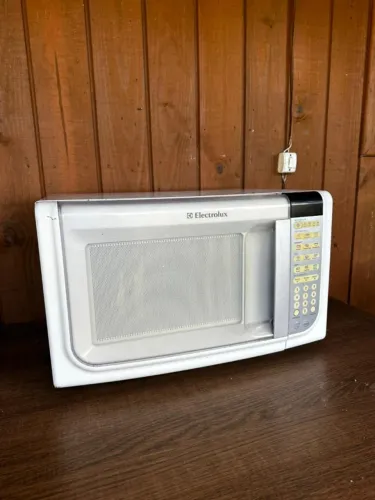 Micro-ondas Electrolux MEF41 31L 220V