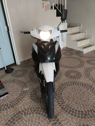 EXCELENTE CUSTO BENEFÍCIO COM NOTA FISCAL, MANUAL E CHAVE RESERVA, NÃO PRECISA DE CNH.